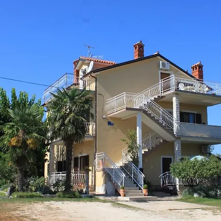 Basanija 7149b Apartmán