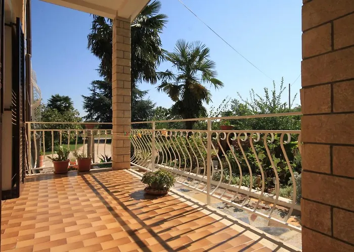 Appartement Basanija 7149b