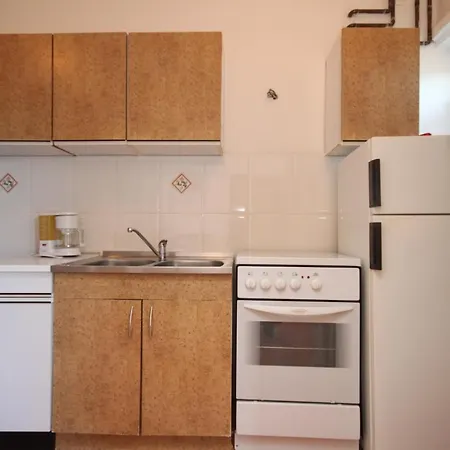 Basanija 7149b Apartamento *